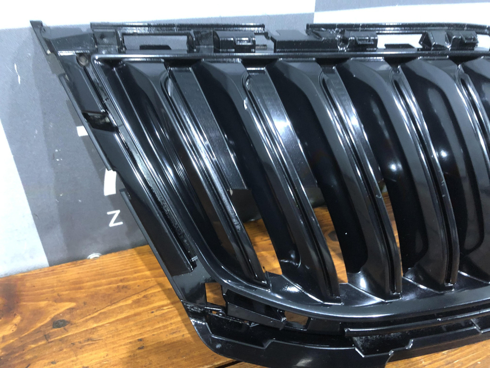 Решетка радиатора Skoda Octavia 3 (A7) 17-20 Б/У Оригинал 5E0853653C