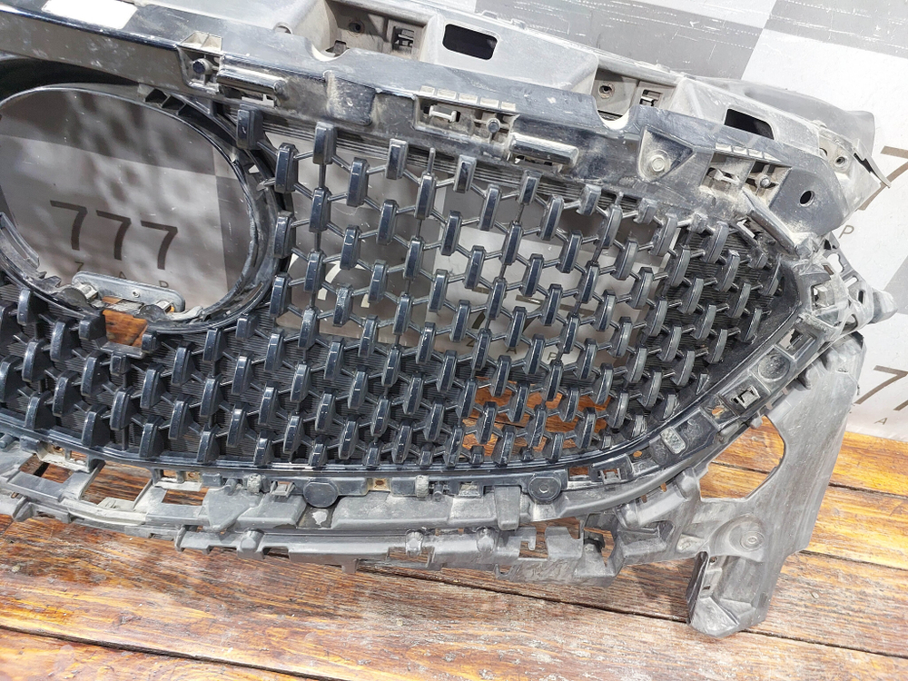 Решетка радиатора Mazda 6 (GJ) 18-нв Б/У Оригинал GSH750719
