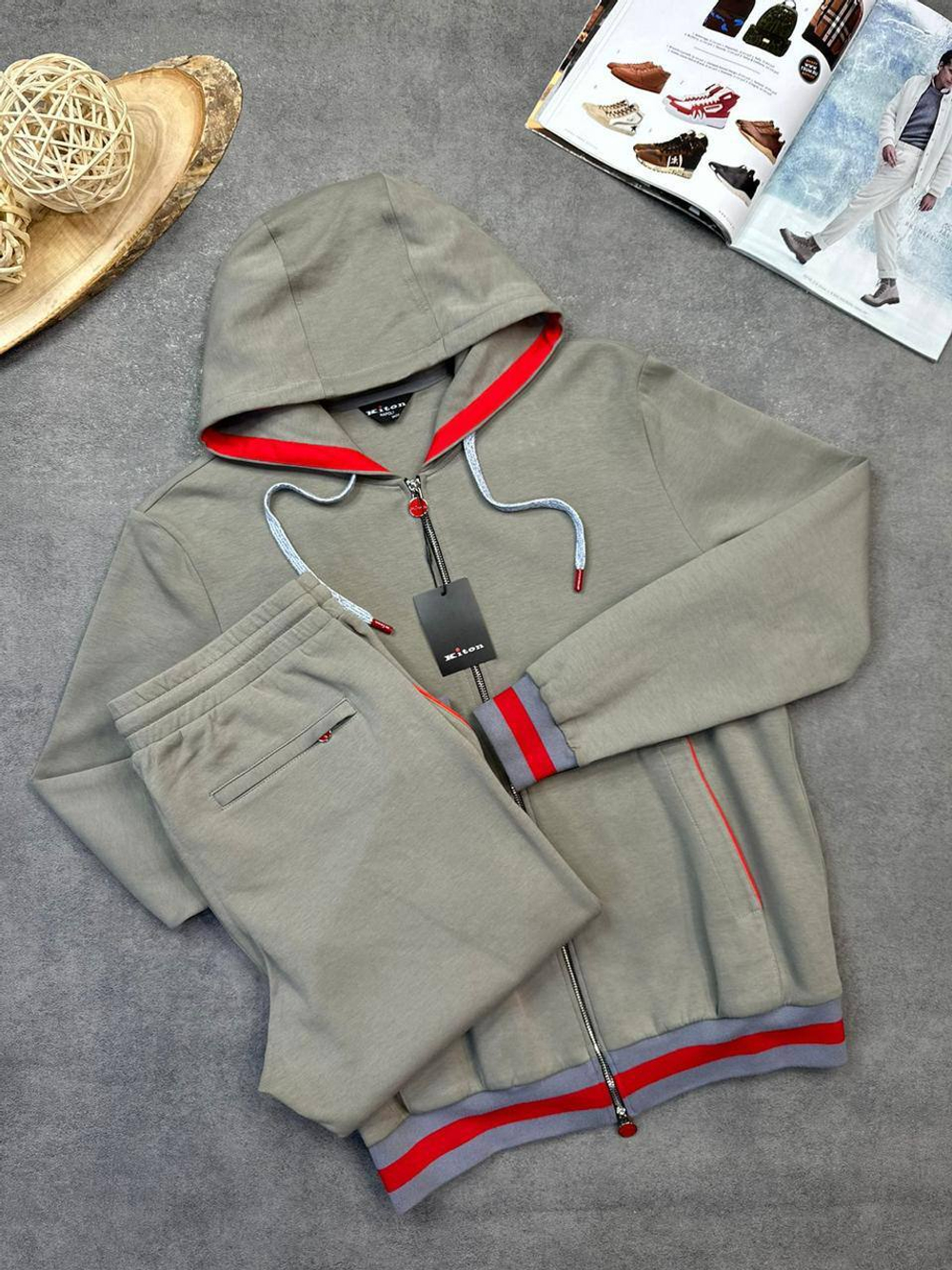 Костюм Kiton