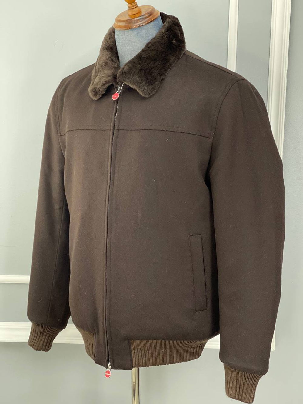 Кашемировая куртка Kiton внутри с мехом