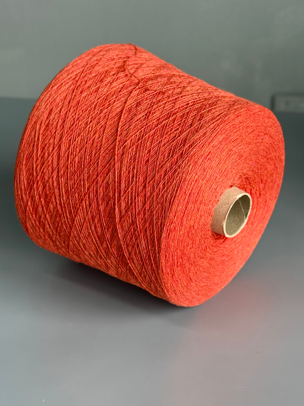 Пряжа Mongolia Cashmere 26/2 (100% кашемир) 1300 м/100 гр, ярко-оранжевый меланж