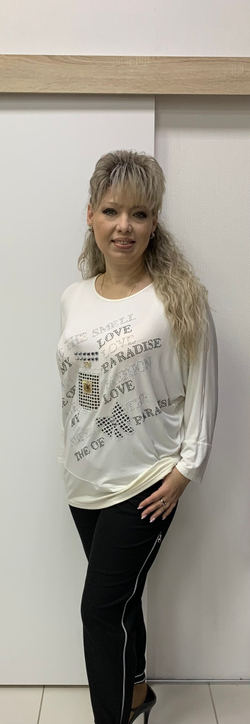 Белая туника с длинным рукавом и стразами