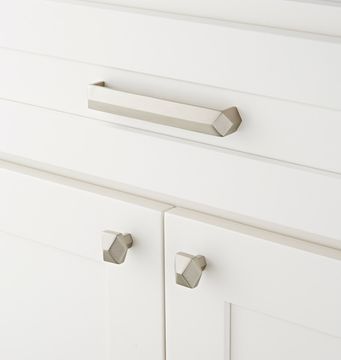 Мебельная ручка Rejuvenation Blake