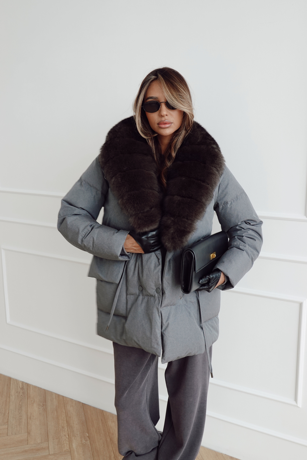 Пуховик на кулиске с английским воротником