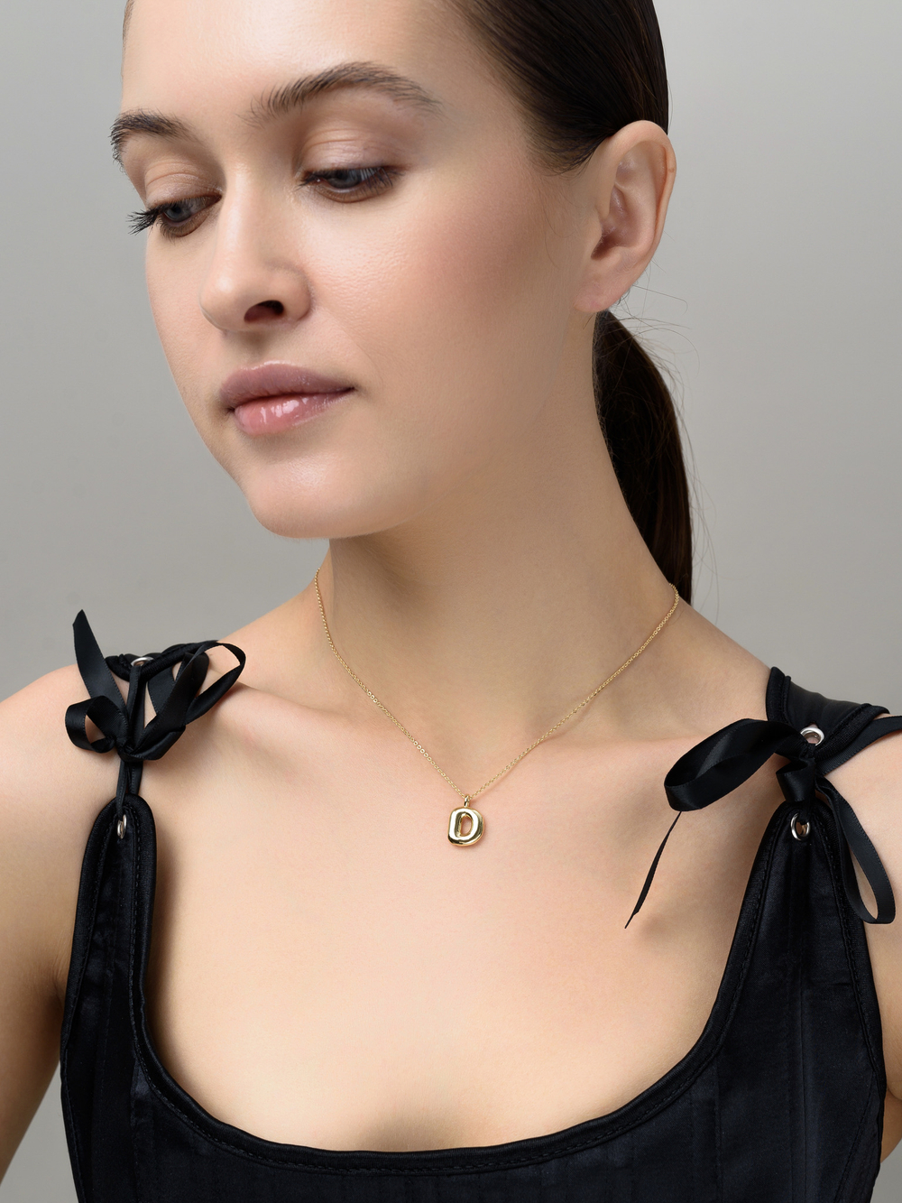 Колье с буквой