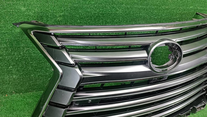 Решетка радиатора Lexus LX 3 (2015-2023)