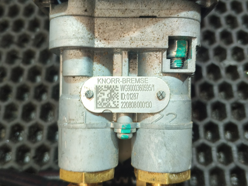 Кран ручного тормоза 2022г