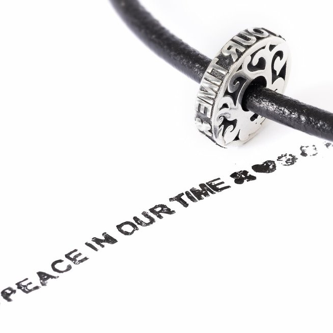 Чёрный ноябрь с посланием, которое останется