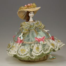 Кукла-шкатулка Барышня в пышном платье