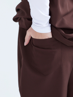 Коричневый костюм Oversize детали кроя и ткани