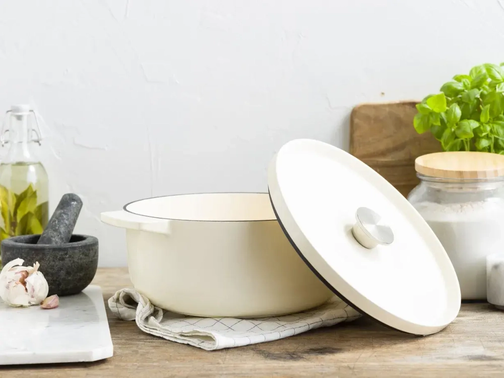 KitchenAid Чугунная кастрюля 22 см 3,3 л крем