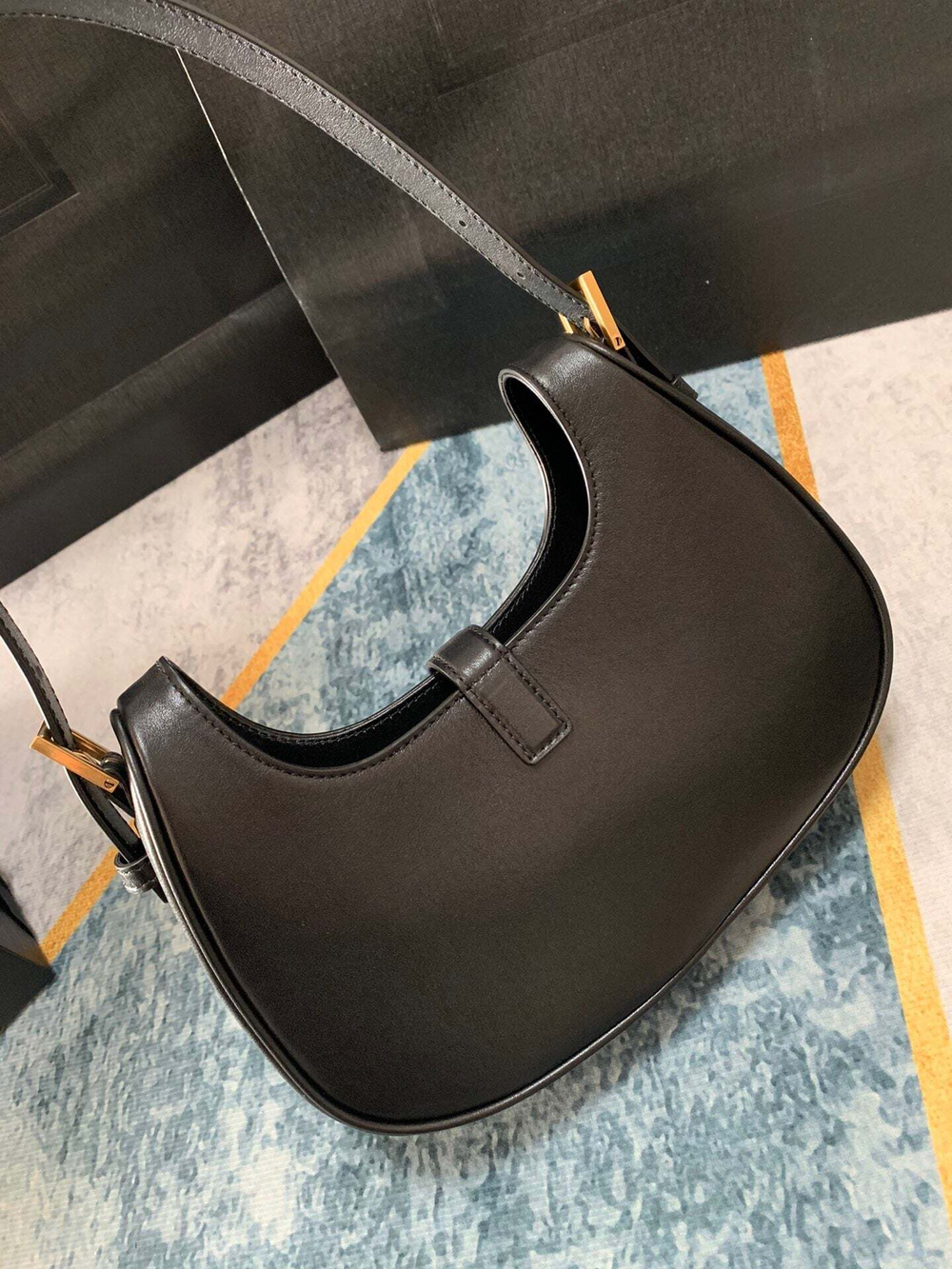 Yves Saint Laurent Le Fermoir Hobo Bag
