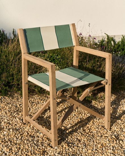 Уличный cкладной стул Vilara в зелёно-бежевую полоску из акации