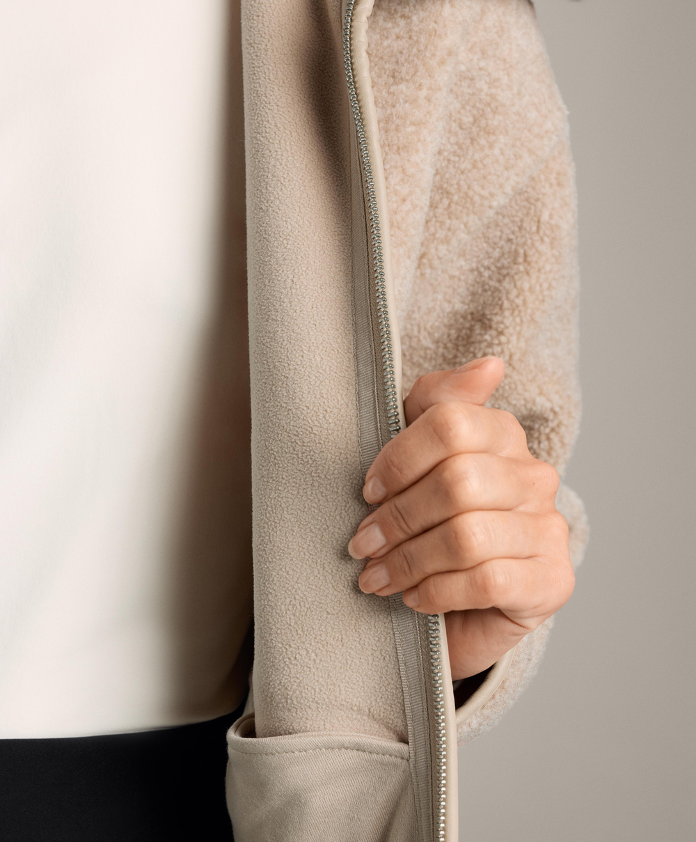 Oysho Длинная куртка из искусственной овчины, песочный меланж