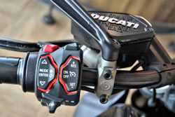 Мотоцикл Ducati Diavel V4 (2025)