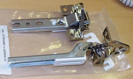 Петли для встраиваемого холодильника Bosch (комплект 2шт) 268699, 268698, 268700