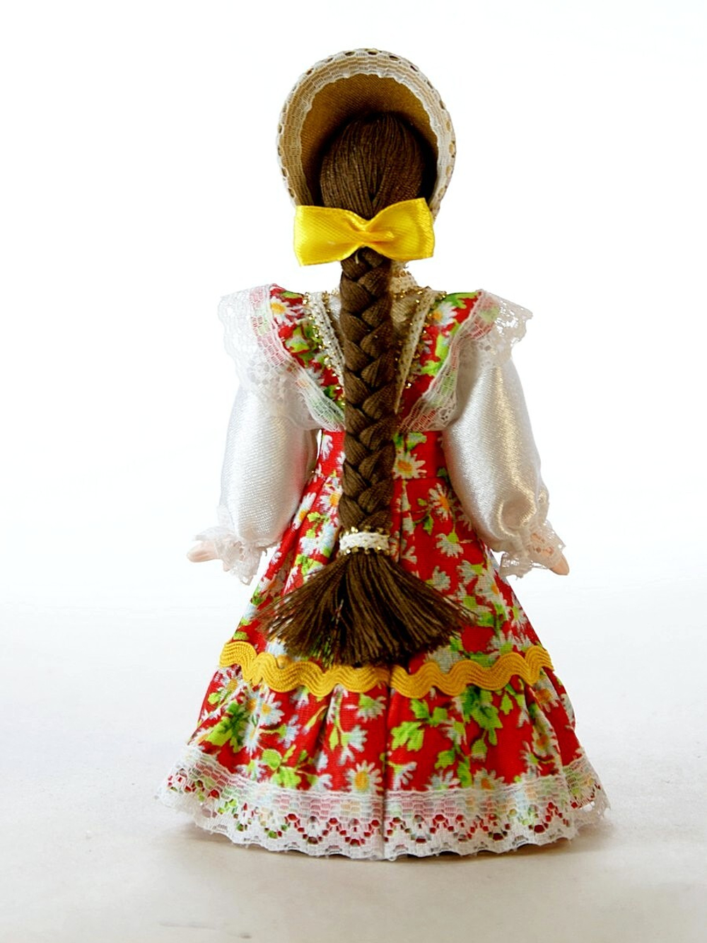 Кукла сувенирная фарфоровая. Россия. Девочка в цветном сарафане (стилизация).