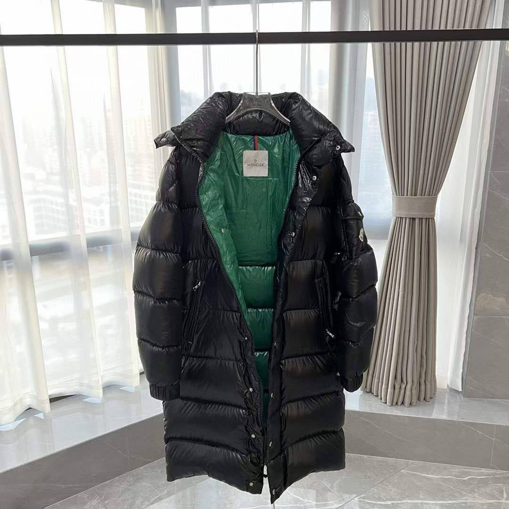 Пуховик Moncler