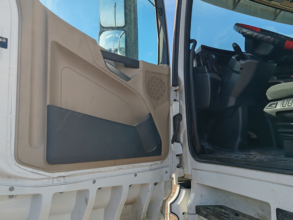Mercedes-Benz ACTROS 4x2 Седельный тягач 1853 (Дизельный, 12,8 л, 531 л.с., АТ)