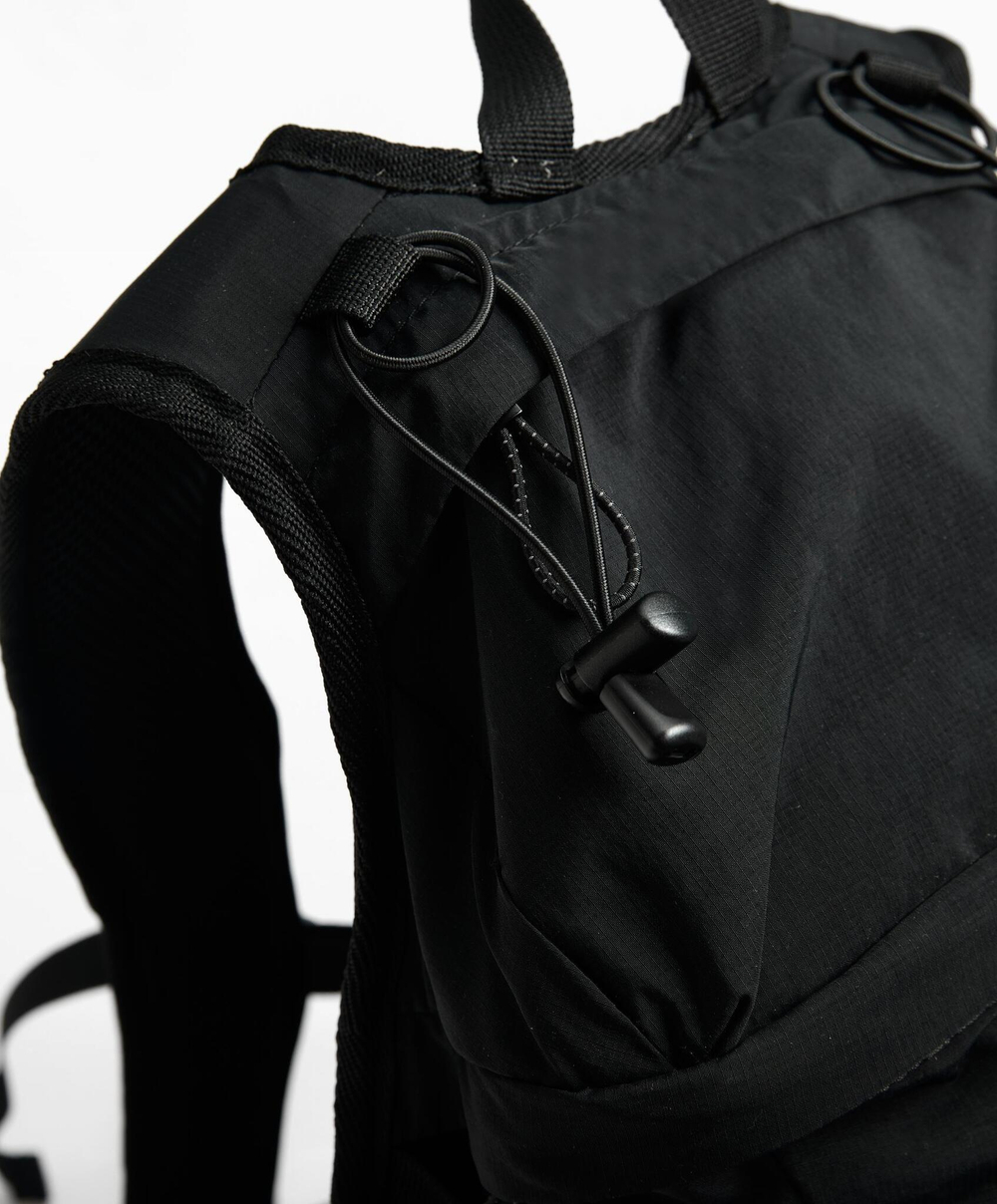 Oysho Водоотталкивающий лыжный рюкзак Ski, 12,3 л, черный