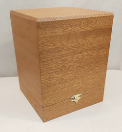 Икорница "Осетры" с нефритом