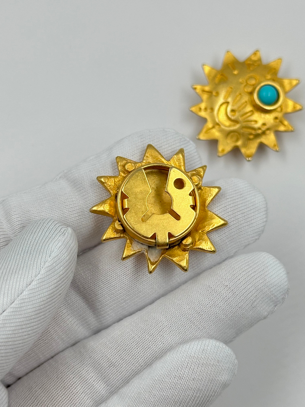 Накладка на пуговицу Солнце с голубой вставкой
