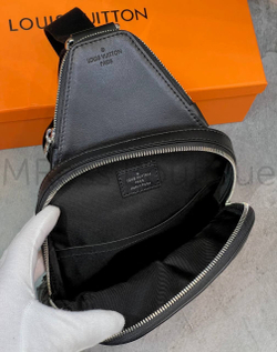 Кожаная черная сумка Avenue Sling NM Louis Vuitton