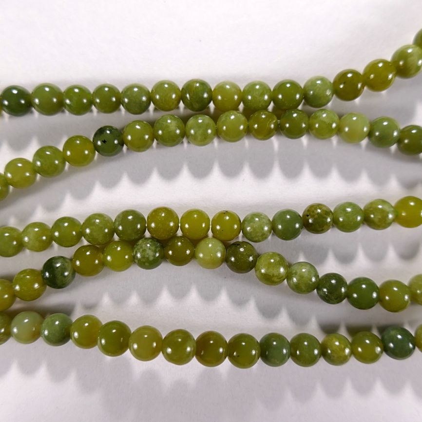 Нить бусин из офикальцита, шар гладкий 4 мм