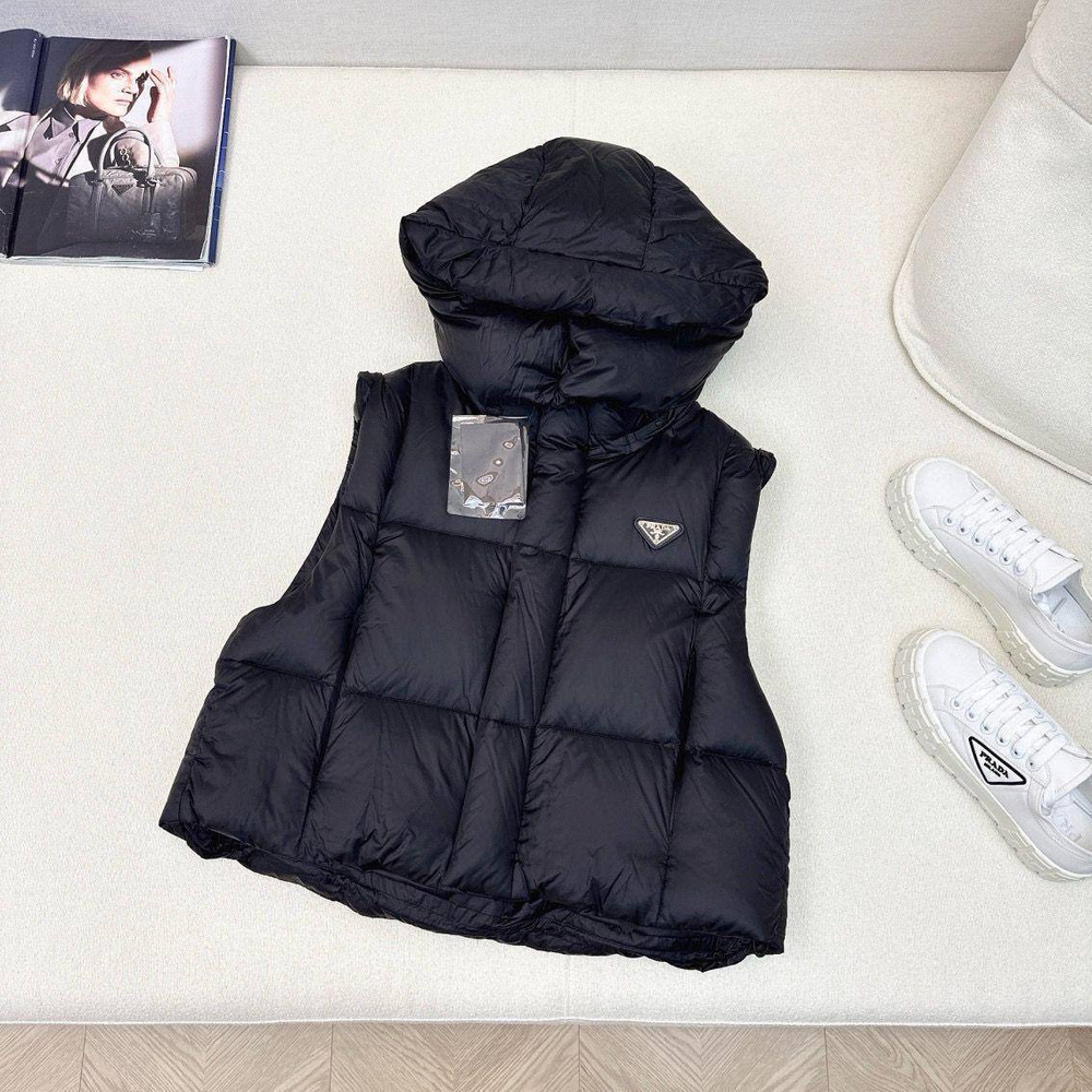 Пуховик Prada