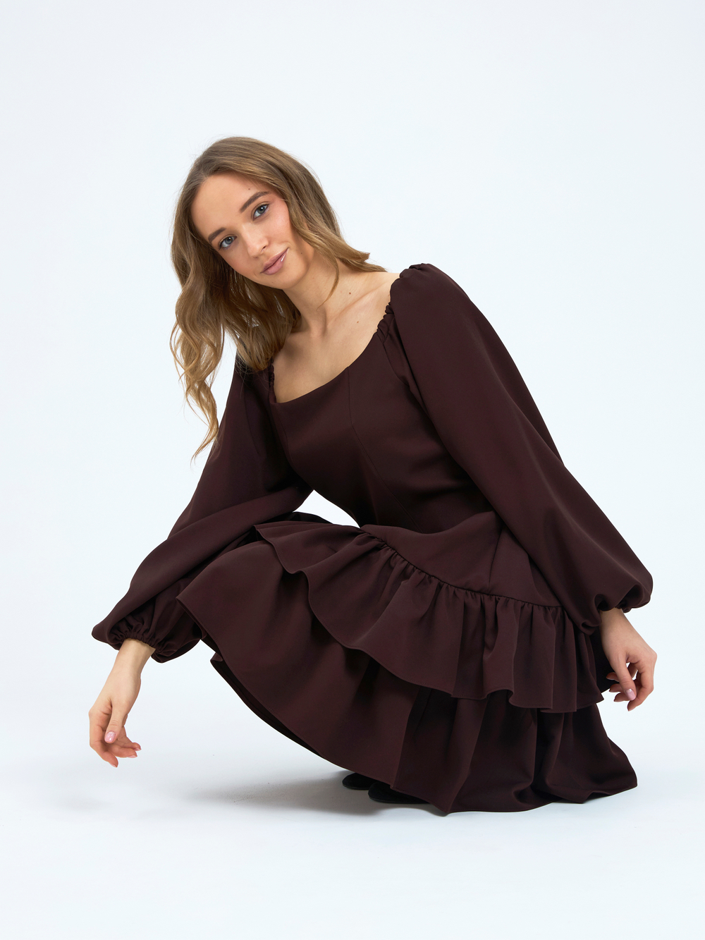 Платье праздничное ярусное с воланами для девочки коричневое