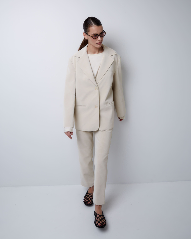 Жакет свободного кроя из искусственной замши молочный