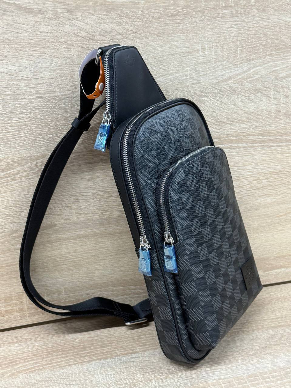 Сумка-мессенджер Louis Vuitton