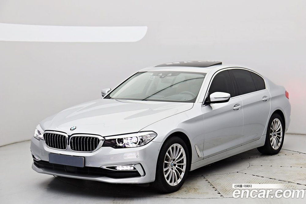 BMW 5 Series (G30) 520i Luxury (11.2019)