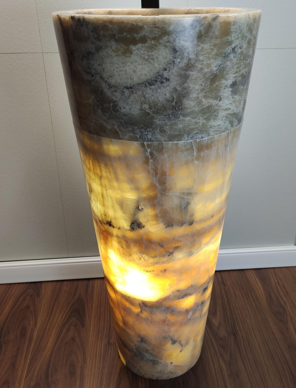 Раковина напольная из оникса Grey ON-01345 (40*40*90 см)