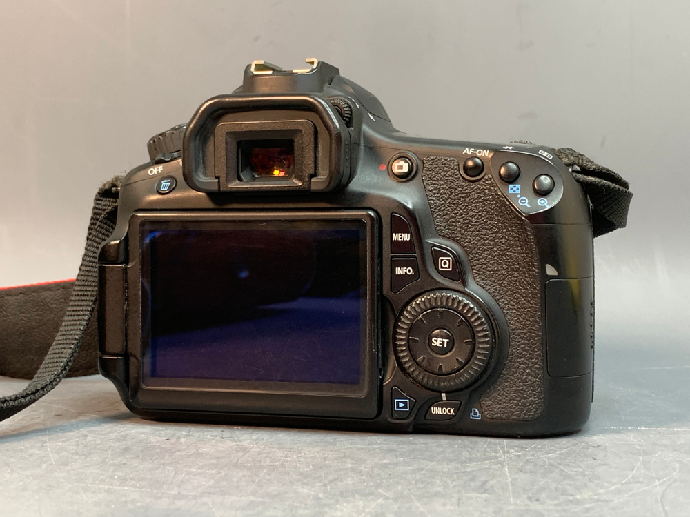 Canon 60D Body 35.288 кадров нет кнопки затвора