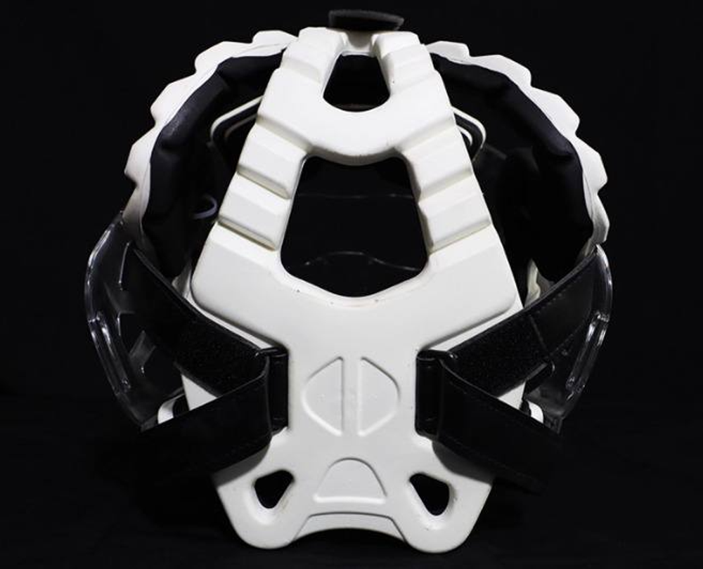 Шлем с пластиковой маской черно-белый