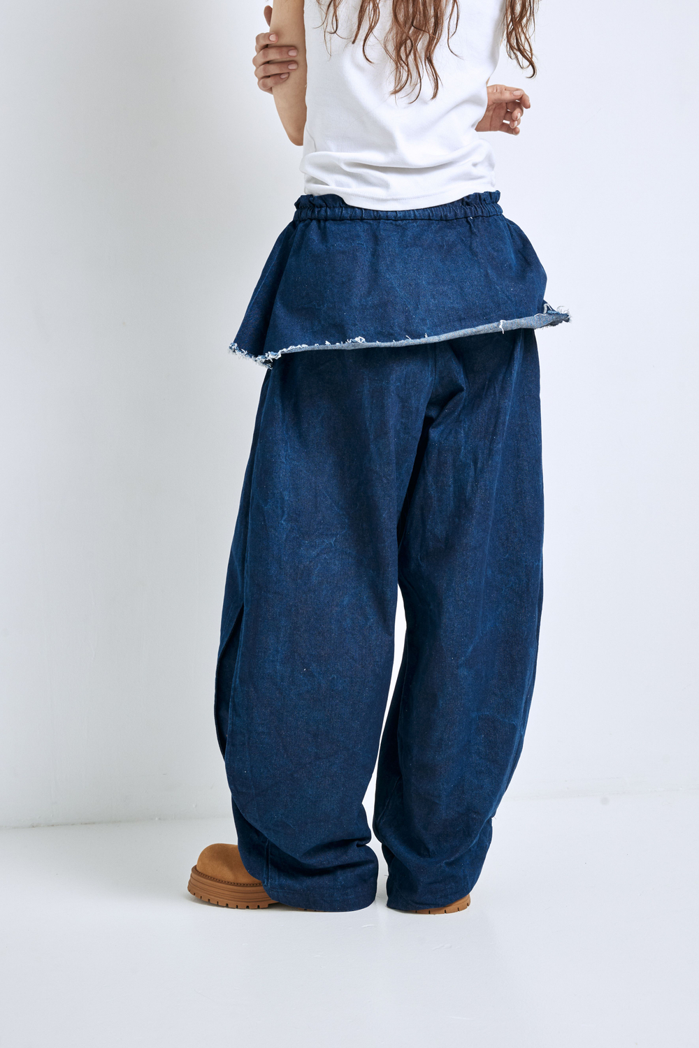 Джинсы с баской SELECT