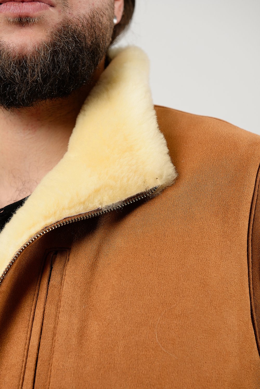 Жилет мужской из согревающей овчины