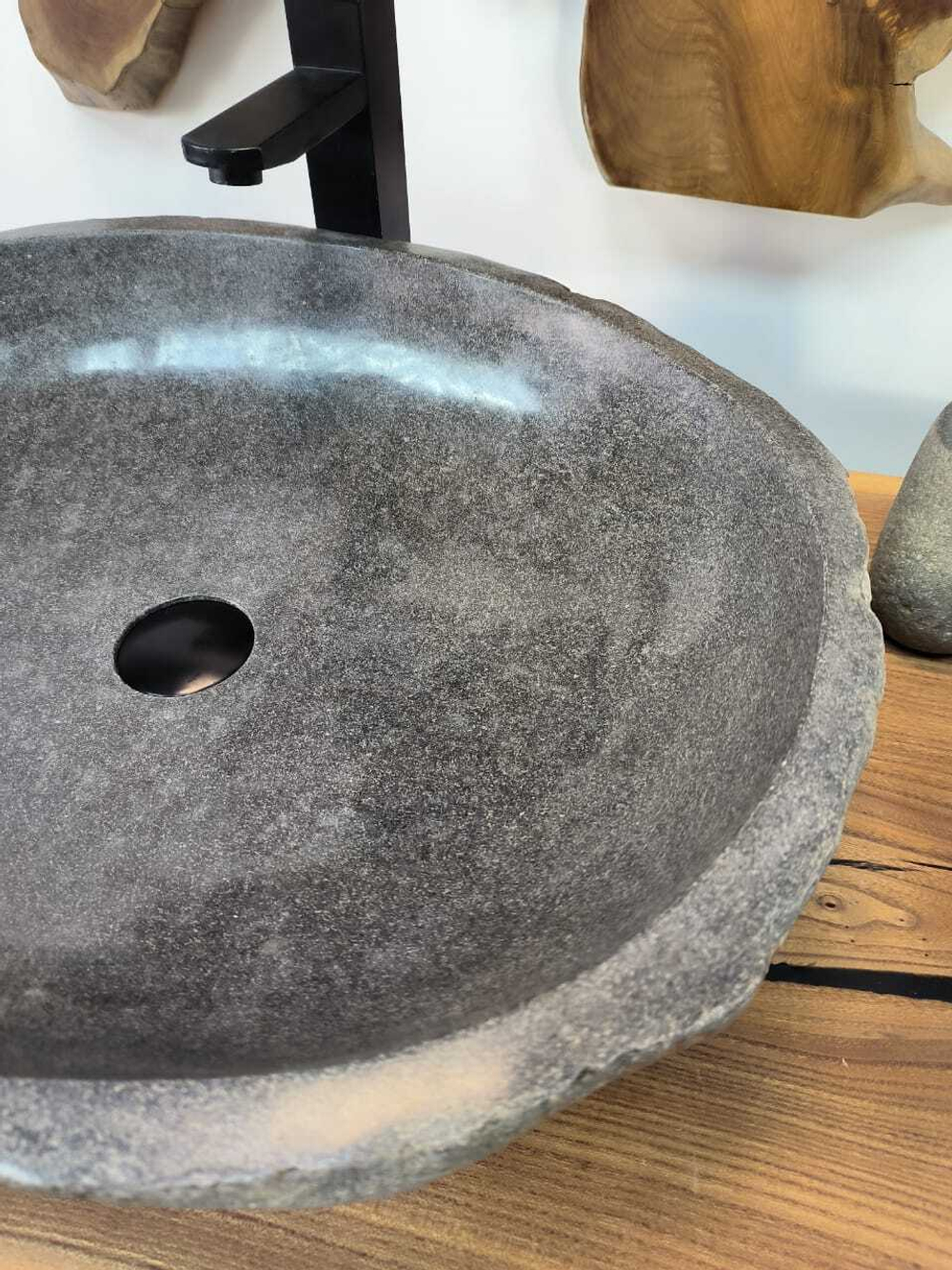 Раковина из речного камня RS-65839 64х48х15 из натурального камня