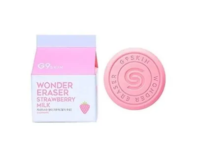 Молочко-мыло для очищения кожи Berrisom G9 Wonder Eraser Strawberry Milk