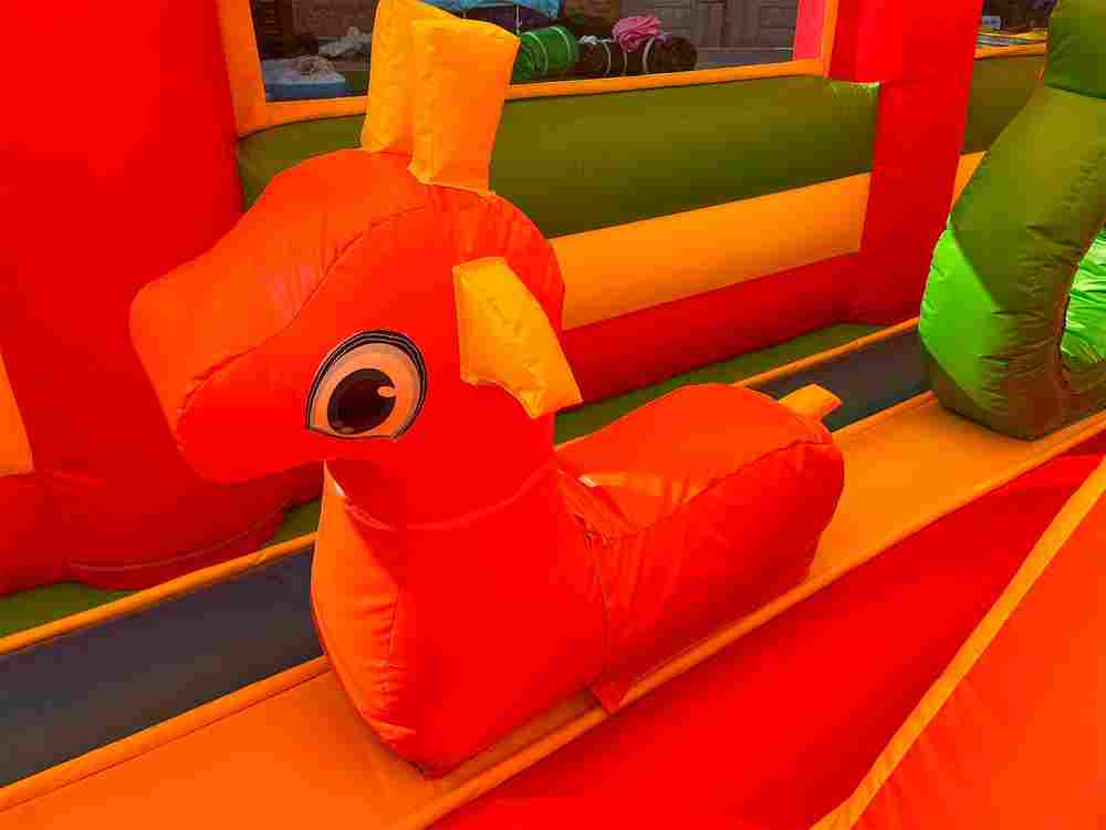 Коммерческий надувной батут «Страна Сафария 2» с крышей и двумя горками, 12*6*6 м