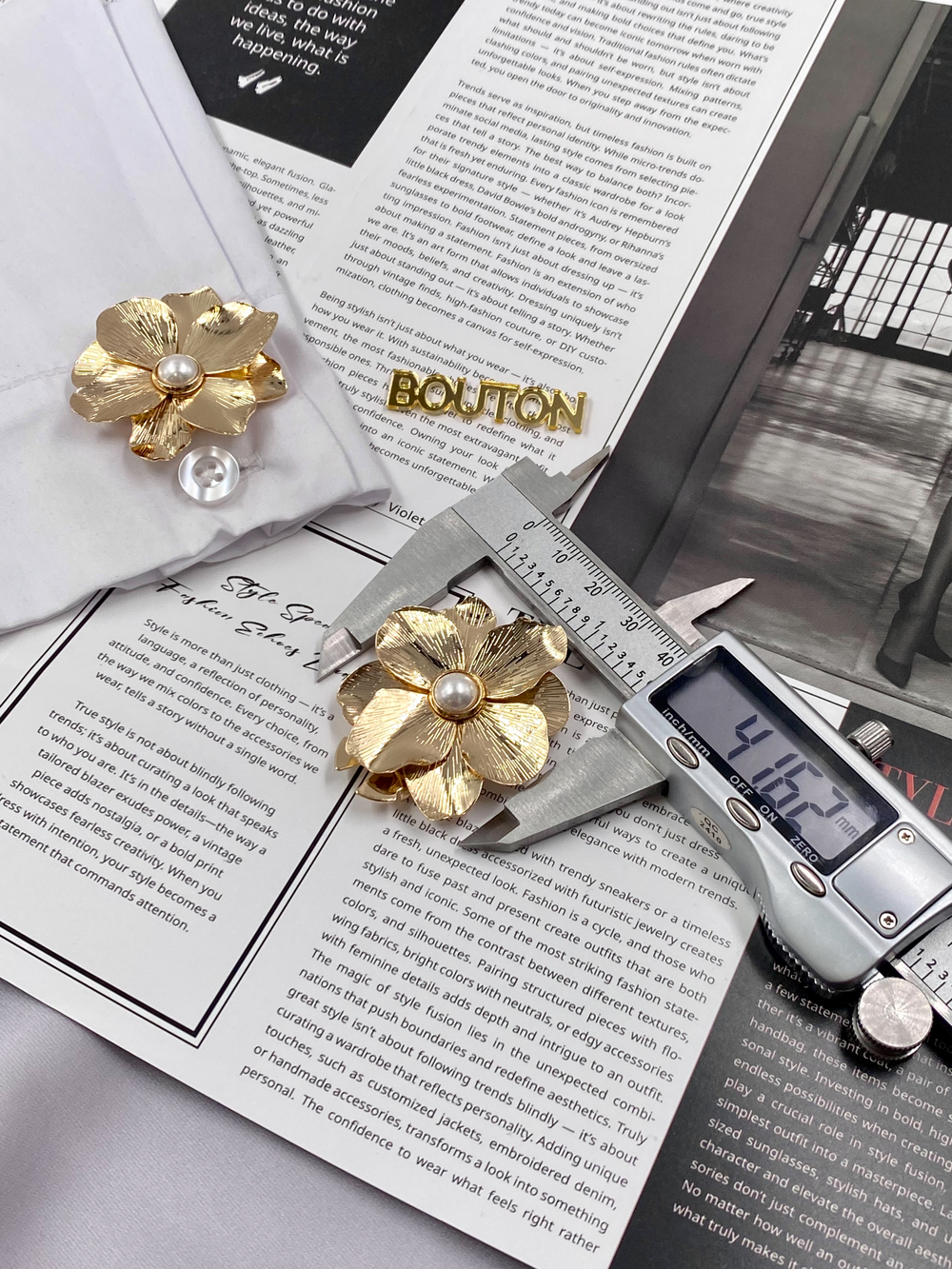 Накладка на пуговицу Цветок плоский золотистый