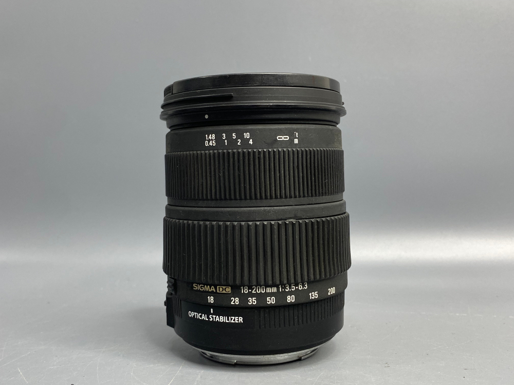 Sigma Zoom 18-200mm f/3.5-6.3 DC OS