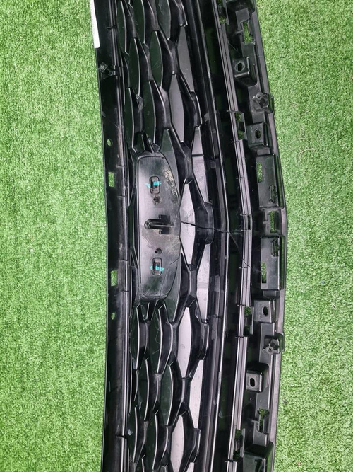 Решетка радиатора Geely Tugella (2022-н.в.)