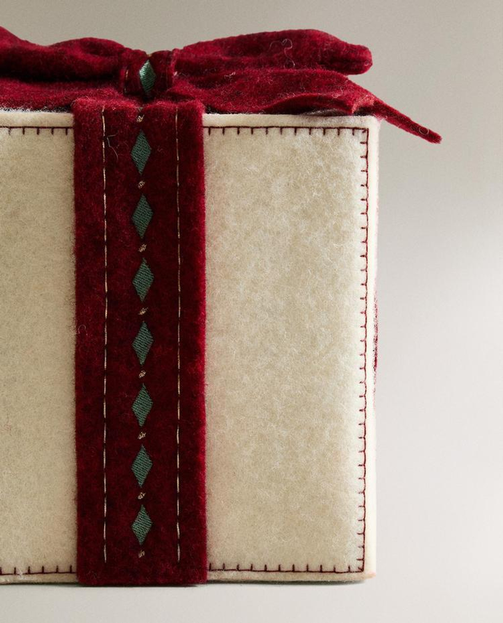 ZARA HOME БОЛЬШОЙ СВЕТЯЩИЙСЯ РОЖДЕСТВЕНСКИЙ ПОДАРОК, ЖЕЛТОВАТО-БЕЛЫЙ