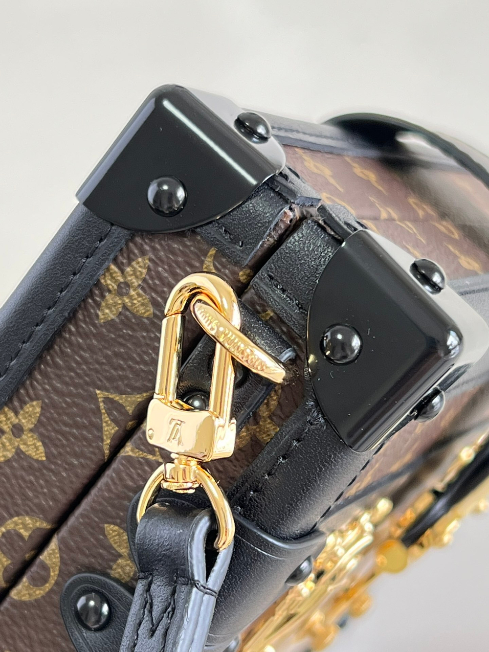 Louis Vuitton Petite Malle
