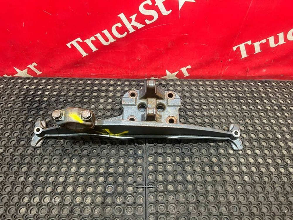 Кронштейн пневморессоры правый 2018г.