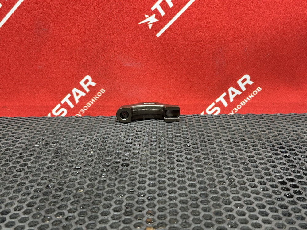 Коромысло клапана