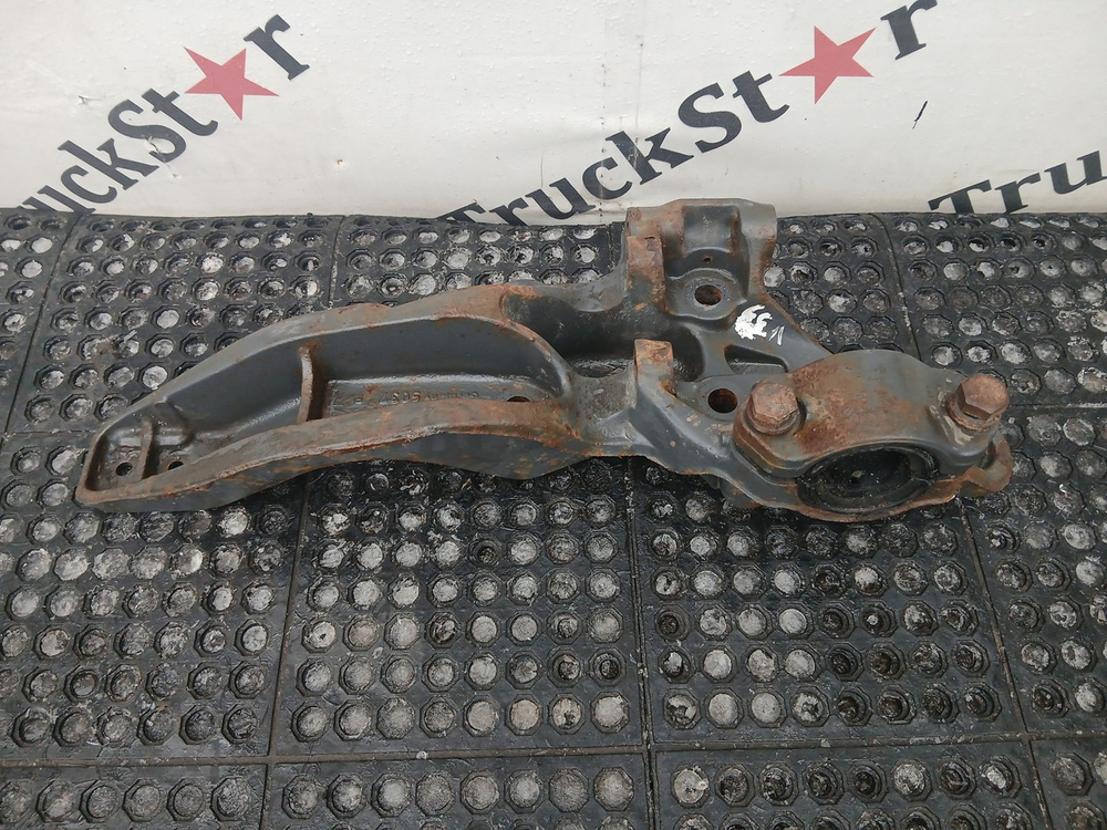 Кронштейн пневморессоры задний правый