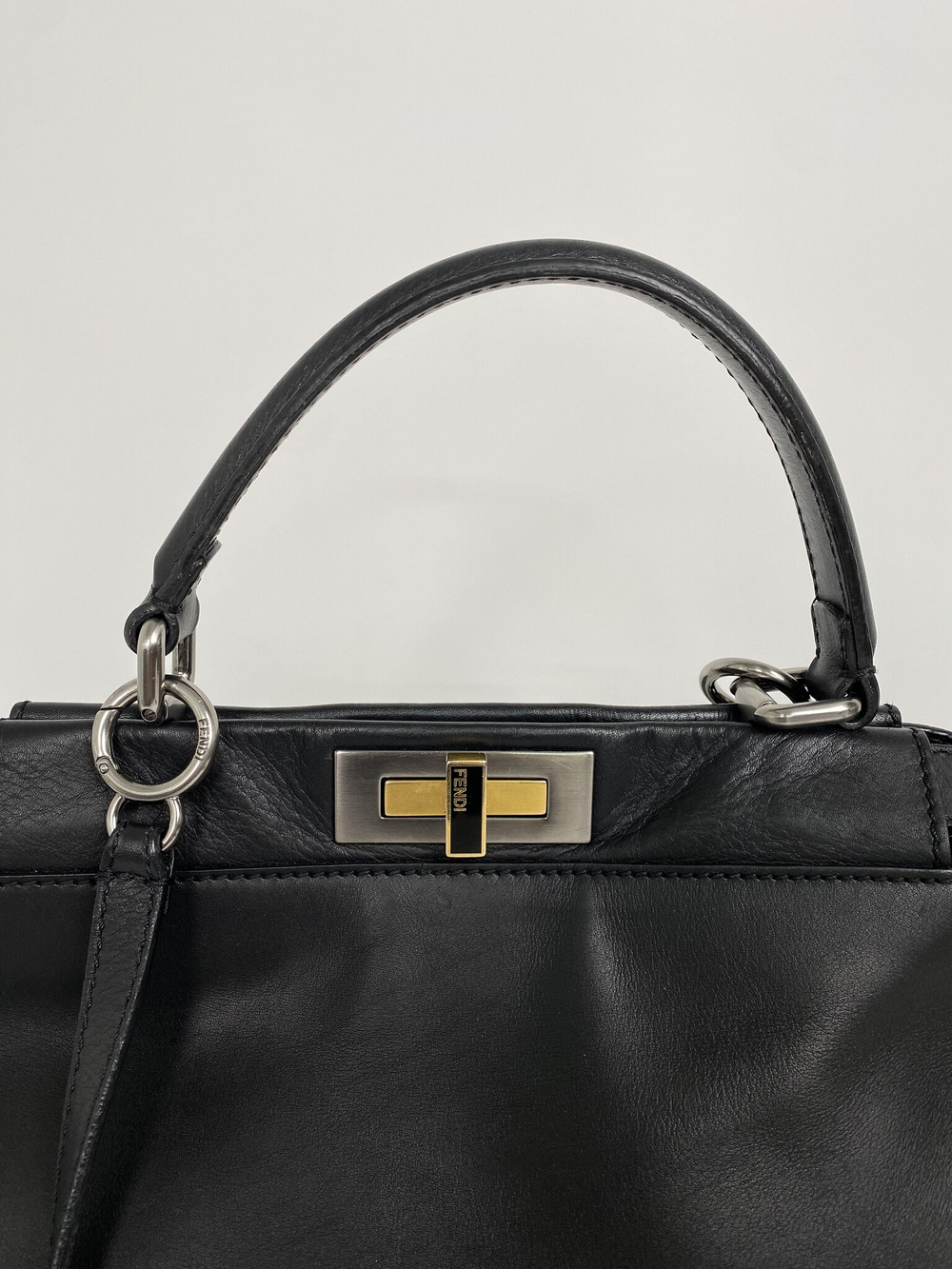 Сумка Fendi Peekaboo Bag Soft Leather